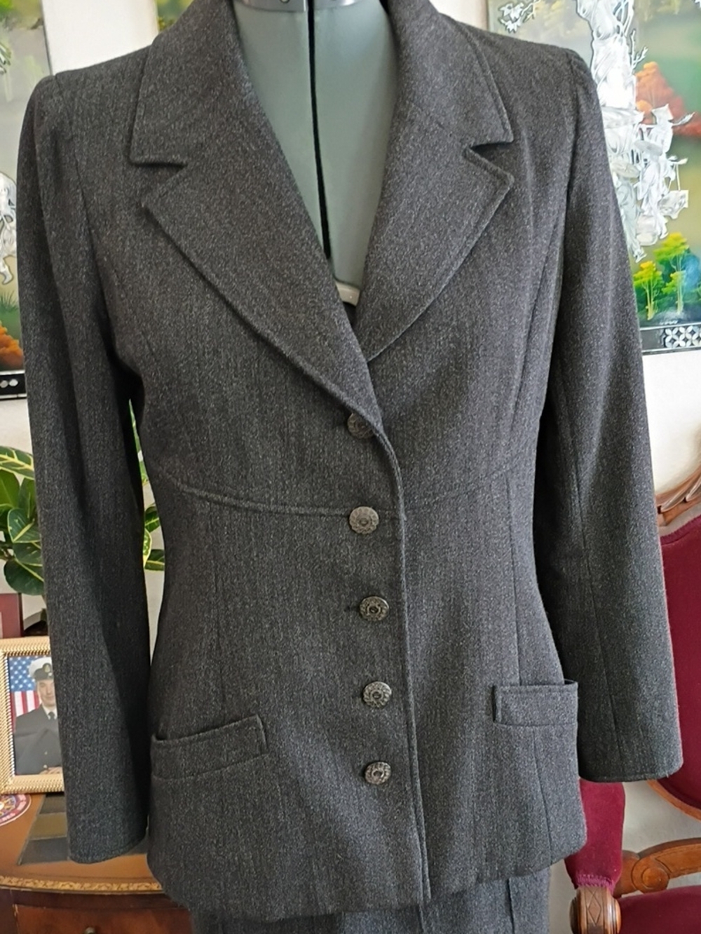 CHANEL Charcoal Gray Wool Two-Piece Jacket & Skirt Suit - Picture 2 of 10